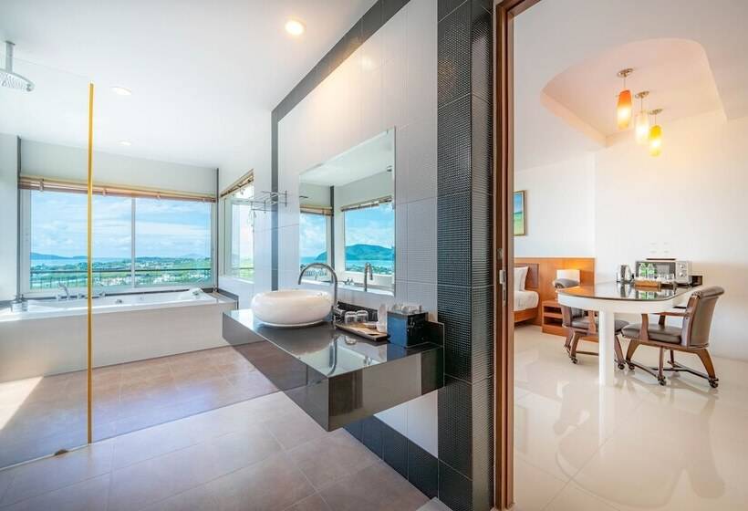 호텔 The View Rawada Phuket