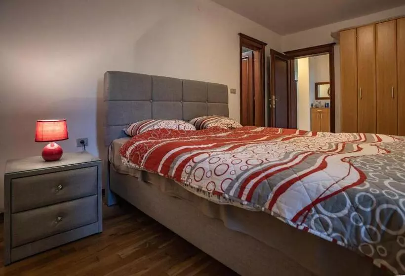 Ana Apartment