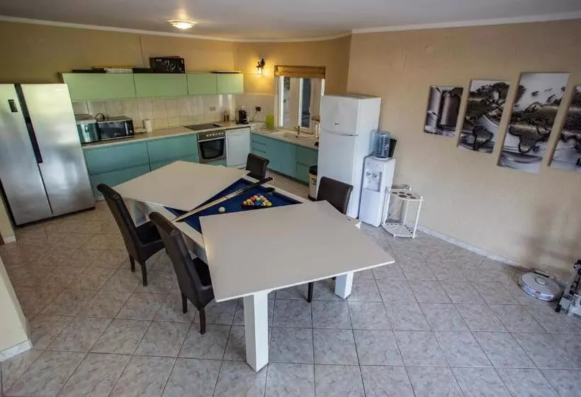 Ana Apartment
