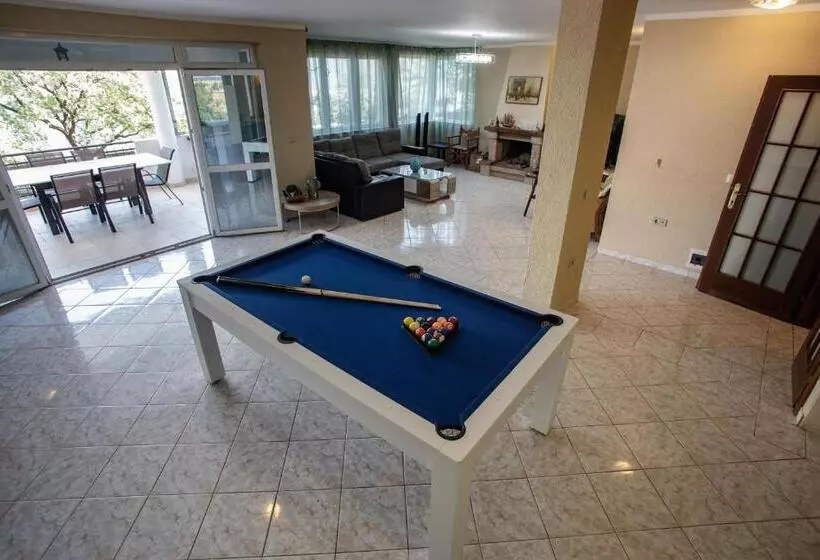 Ana Apartment