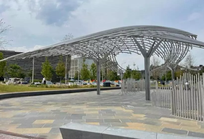 Lux Waterfront 2 Bed Apt, V&a 10min Walk, St Andrew S Golf 25min Drive