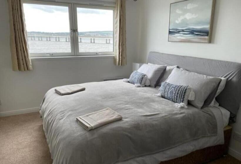 Lux Waterfront 2 Bed Apt, V&a 10min Walk, St Andrew S Golf 25min Drive