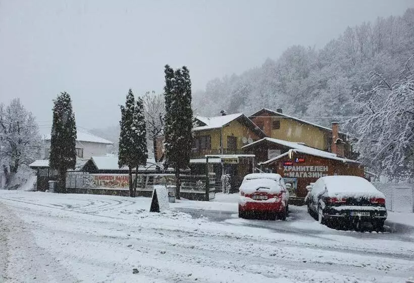 Majatalo стаи за гости тони