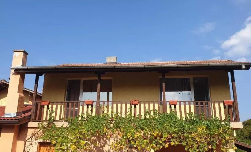 Majatalo стаи за гости тони