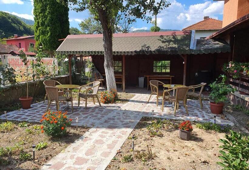 Пансион стаи за гости тони