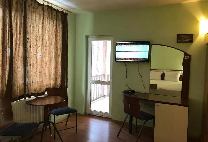 Majatalo стаи за гости тони