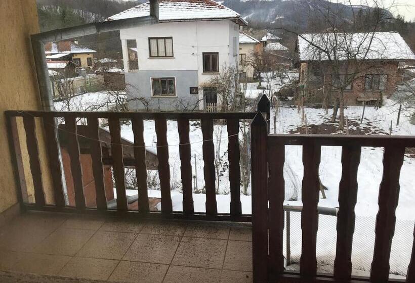 Пансион стаи за гости тони