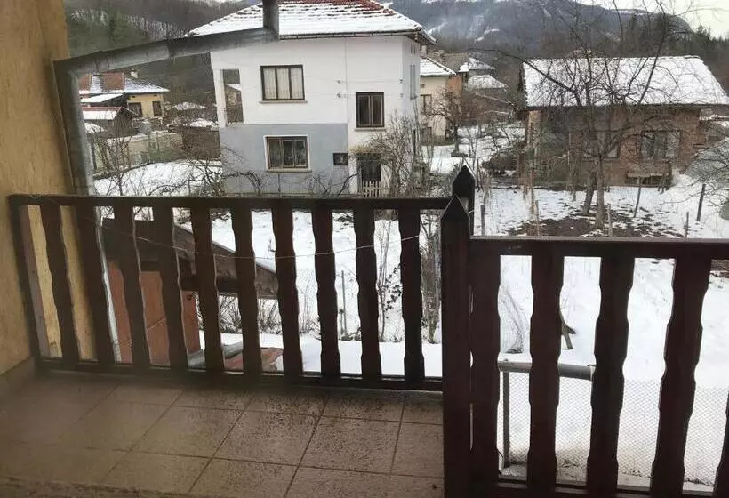 Majatalo стаи за гости тони