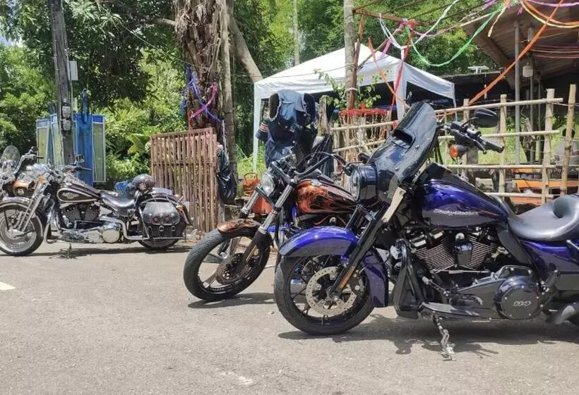 تختخواب و صبحانه Pano Solar Guest House