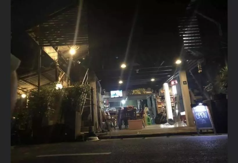 تختخواب و صبحانه Pano Solar Guest House