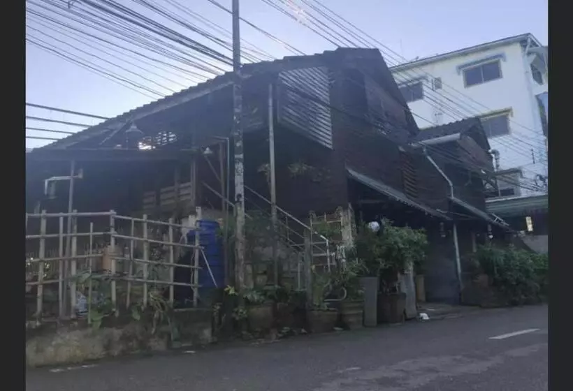 تختخواب و صبحانه Pano Solar Guest House