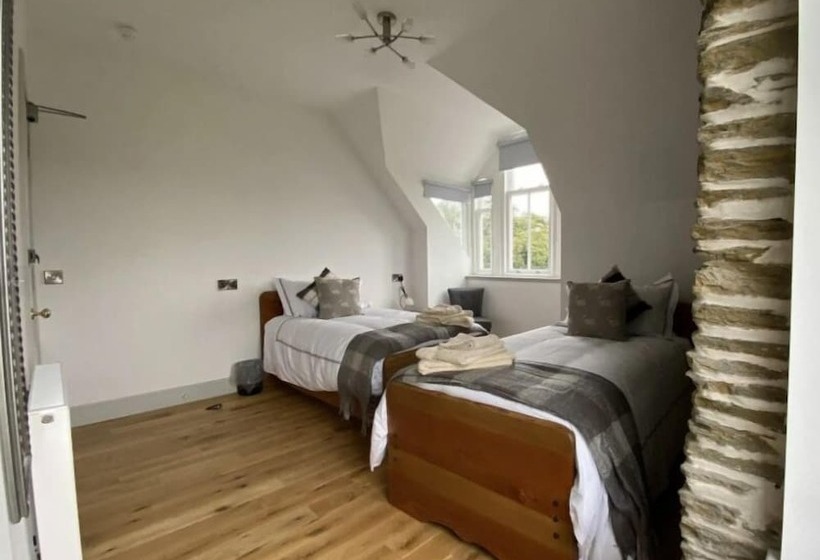 فندق Manor House