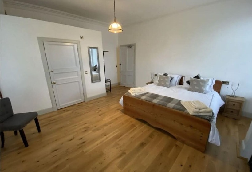 فندق Manor House