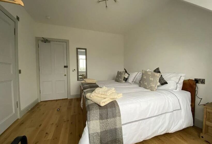 فندق Manor House