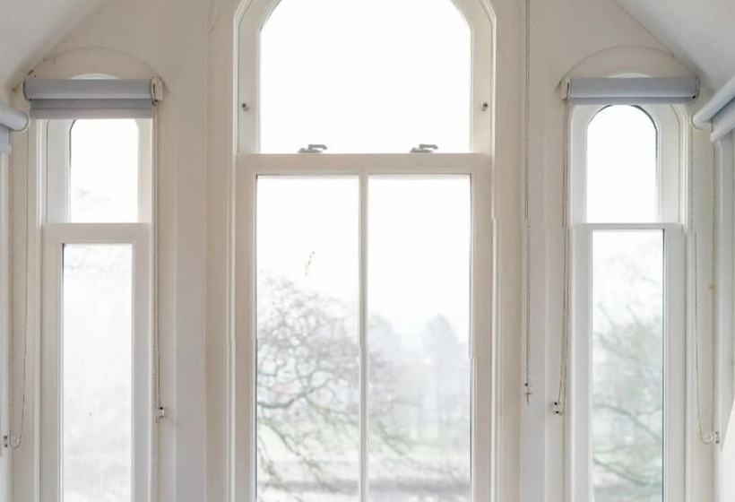 فندق Manor House