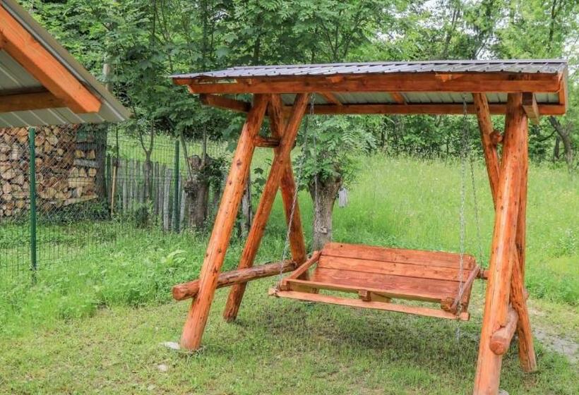 ペンション Hățașul Bunicului