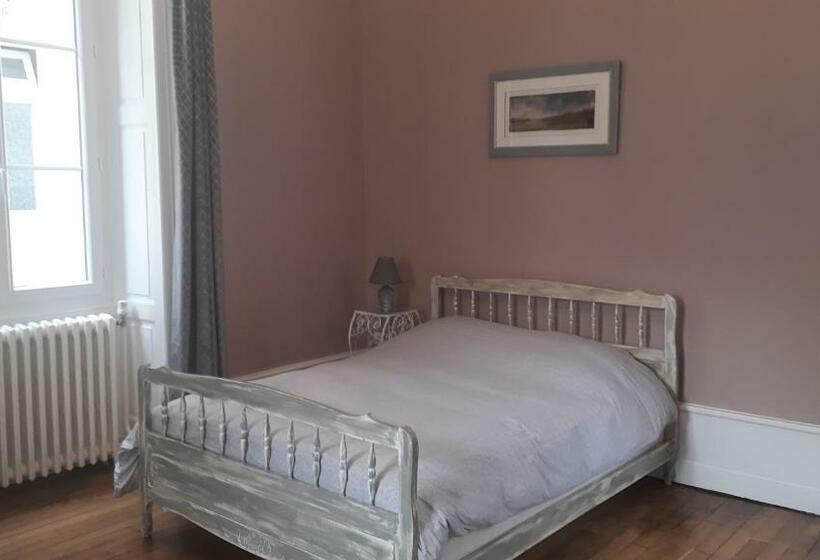 Pensiune Les Pierres Bleues