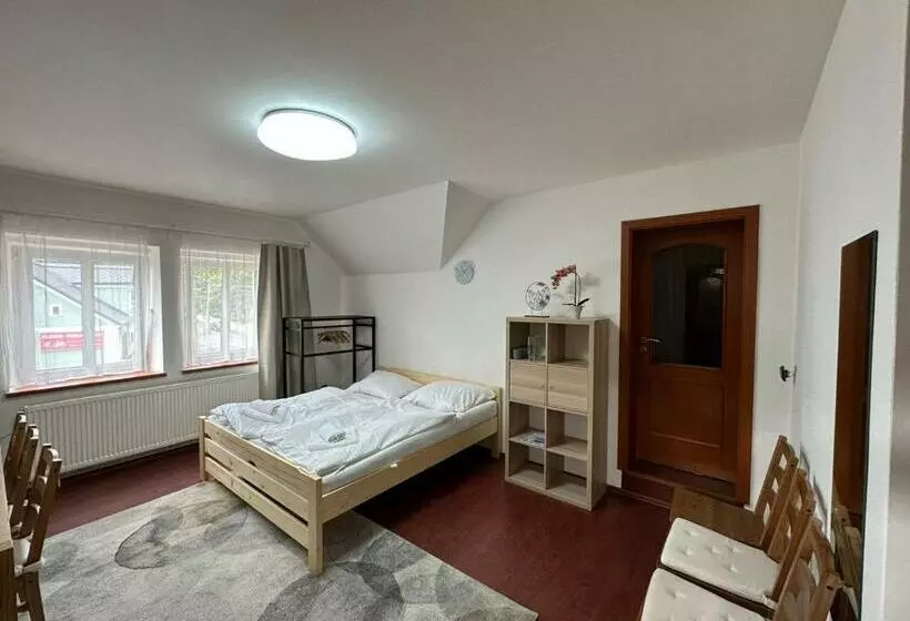 Majatalo Penzion U Kovárny