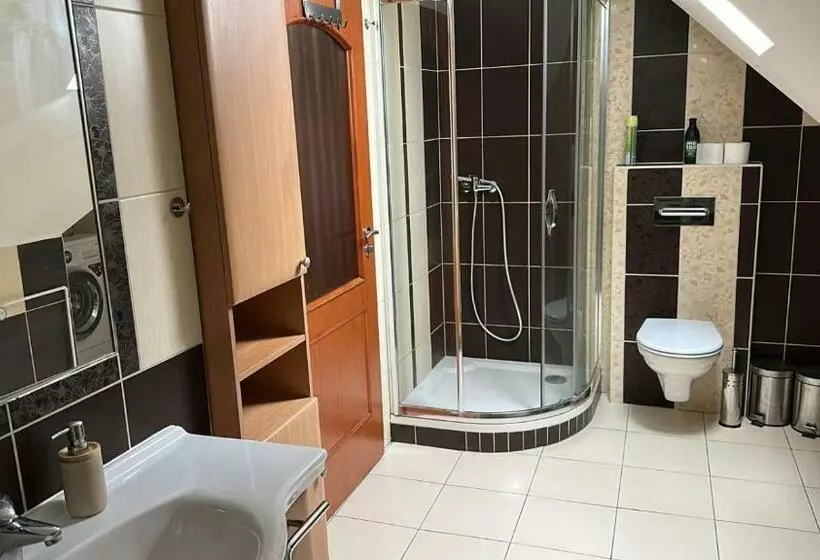 Majatalo Penzion U Kovárny