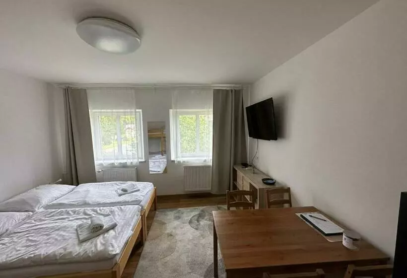 Majatalo Penzion U Kovárny