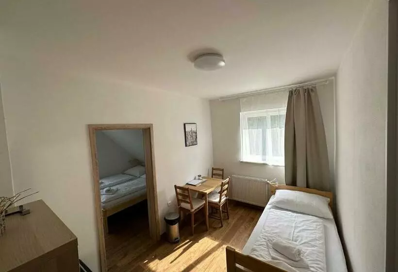 Majatalo Penzion U Kovárny