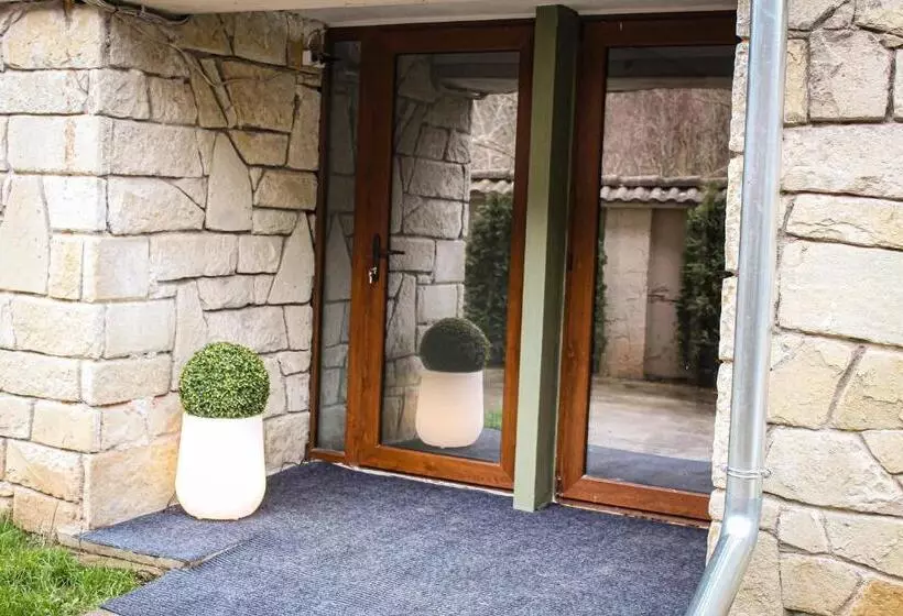 پانسیون R34 Boutique Guest House