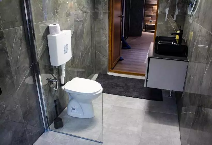 پانسیون R34 Boutique Guest House