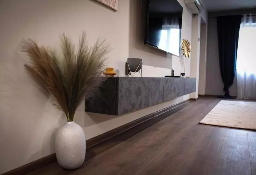 پانسیون R34 Boutique Guest House