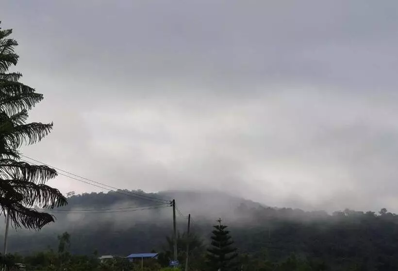 Lomakeskus บ้านในสายหมอกบุญแจ้งโฮมสเตย์