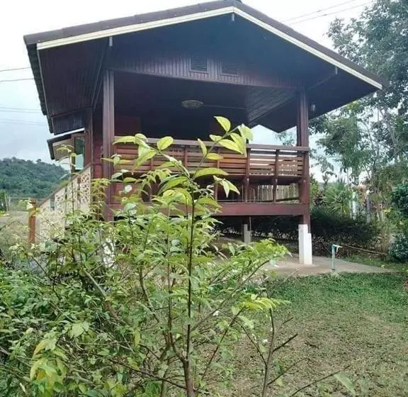 Lomakeskus บ้านในสายหมอกบุญแจ้งโฮมสเตย์