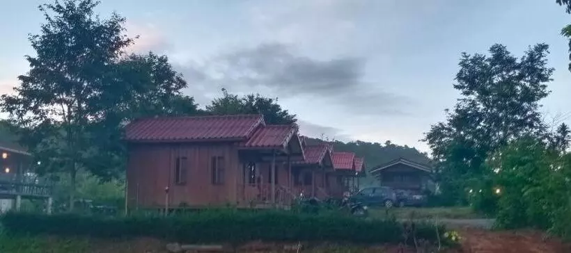 Lomakeskus บ้านในสายหมอกบุญแจ้งโฮมสเตย์