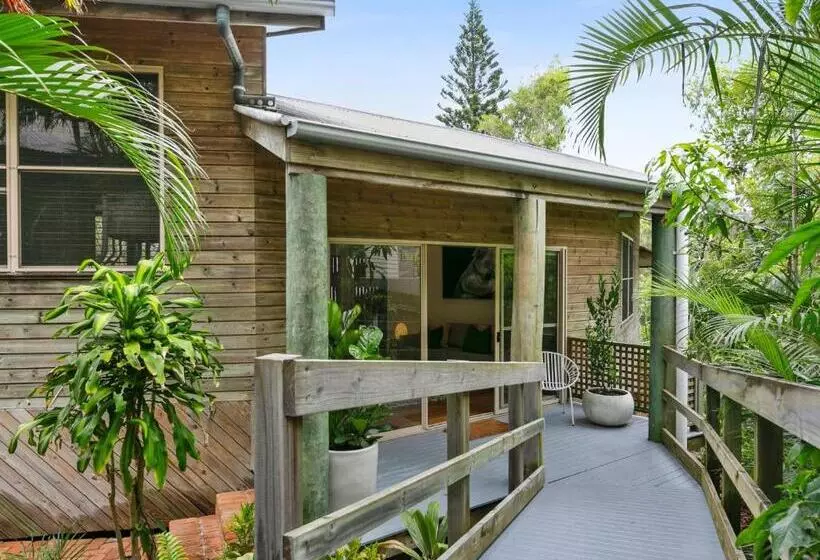 18 Adams St The Beach Shack Fabulous Location Close To The Beach