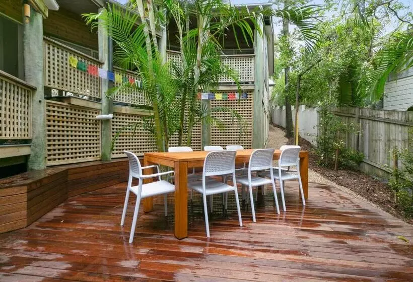 18 Adams St The Beach Shack Fabulous Location Close To The Beach