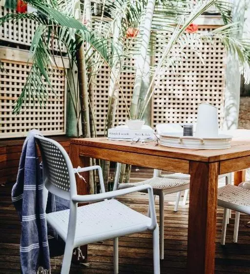 18 Adams St The Beach Shack Fabulous Location Close To The Beach