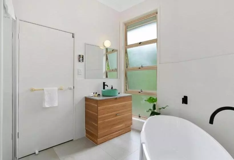 18 Adams St The Beach Shack Fabulous Location Close To The Beach