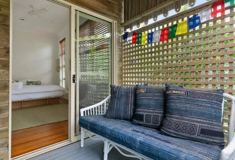 18 Adams St The Beach Shack Fabulous Location Close To The Beach