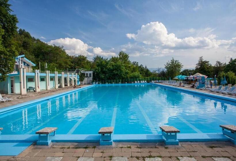 Hostel бунгала сън сити