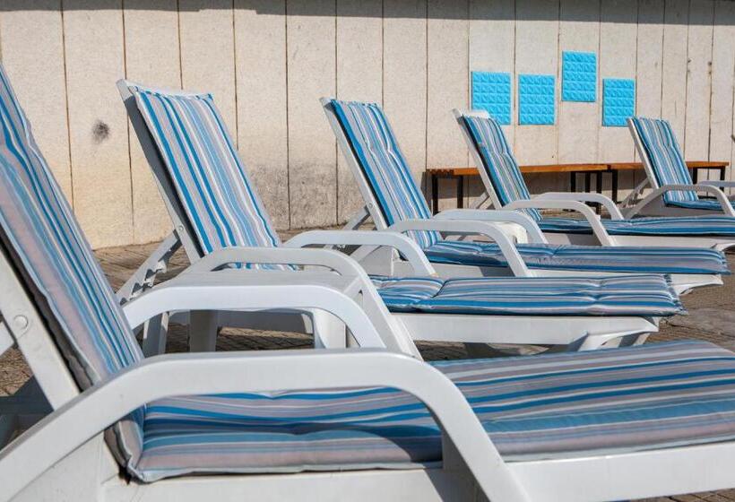 Hostel бунгала сън сити