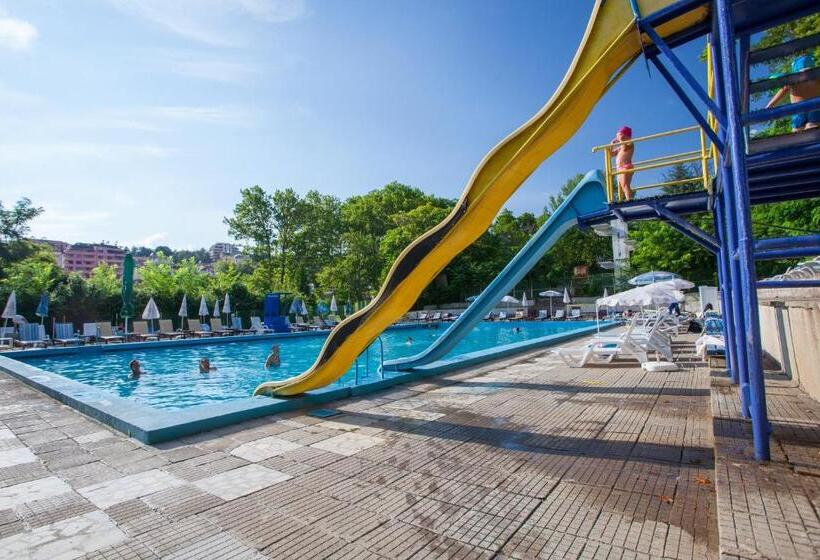 Hostel бунгала сън сити