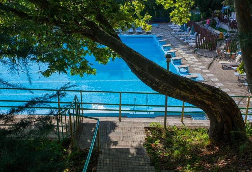 Hostel бунгала сън сити