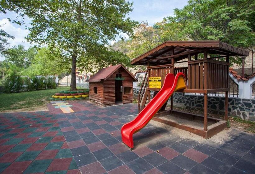 Hostel бунгала сън сити