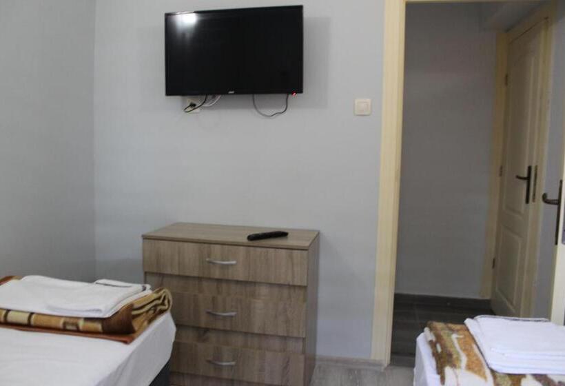 Hostel бунгала сън сити