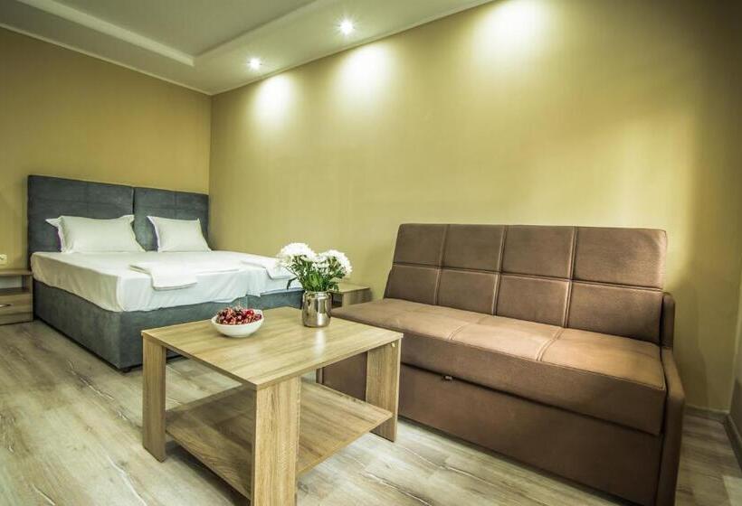 Hostel бунгала сън сити