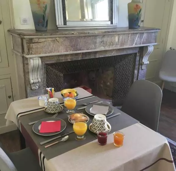 ベッドアンドブレックファースト Un Jardin En Ville