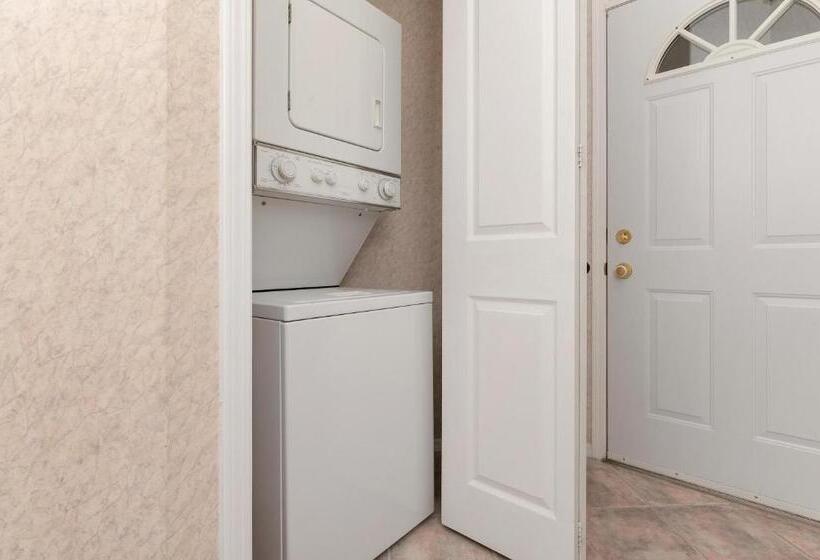 Cozy Fairmont Hot Springs 1br Condo