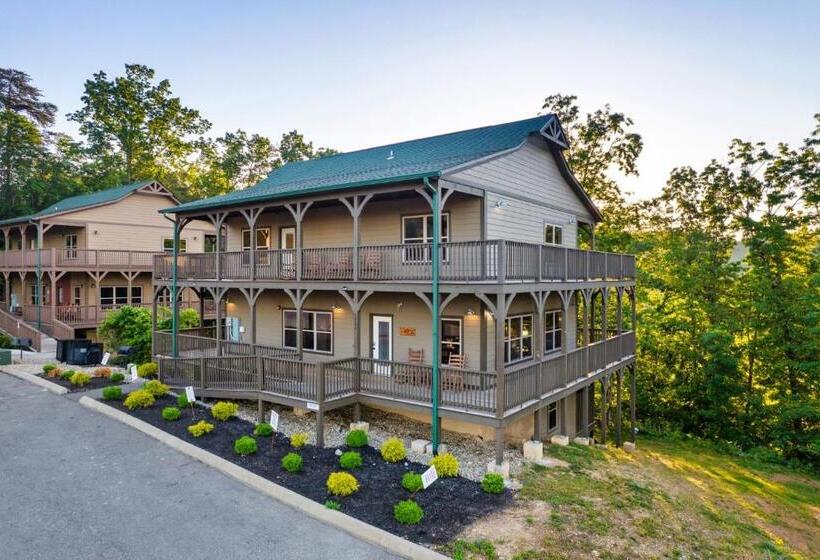 Holiday Special, Theater, Hot Tub, Game Room, 5mins To Dollywood