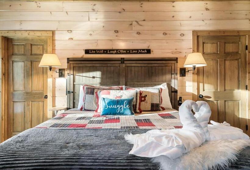 Holiday Special, Theater, Hot Tub, Game Room, 5mins To Dollywood