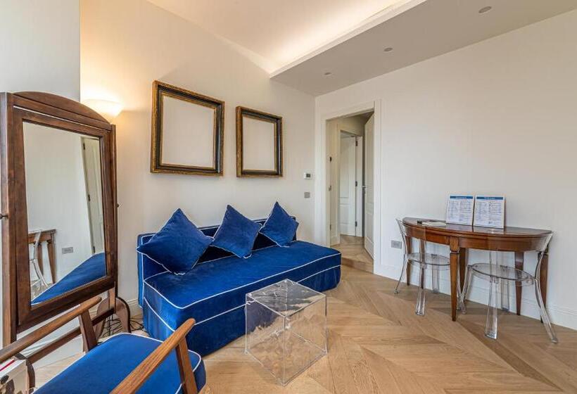 Montenapoleone   Charming Apartment