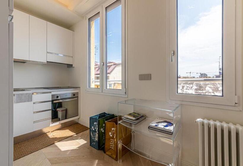 Montenapoleone   Charming Apartment