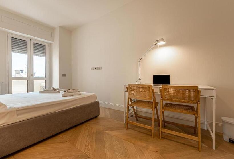 Montenapoleone   Charming Apartment